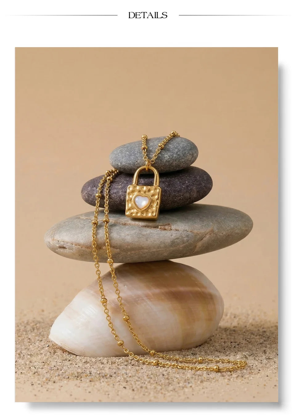 Shell heart geometric necklace in gold-plated stainless steel with shell.