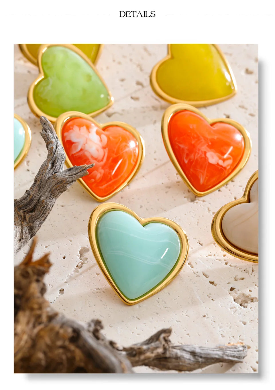 Resin acrylic heart earrings in gold-plated stainless steel with resin and acrylic.