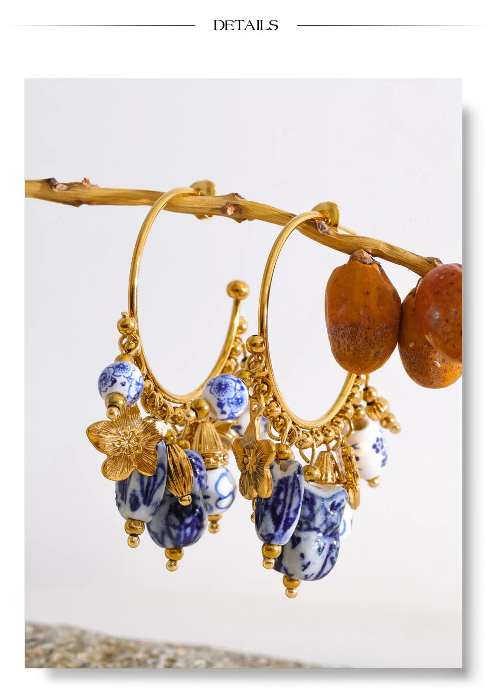 Flower geometric earrings in gold-plated stainless steel.