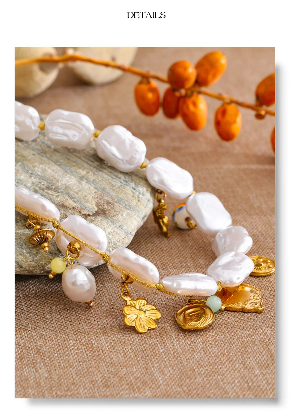 Pearl heart flower necklace in gold-plated stainless steel with pearl.
