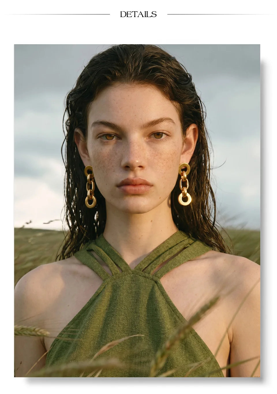 Shell natural stone geometric earrings in gold-plated stainless steel with natural stone and shell.