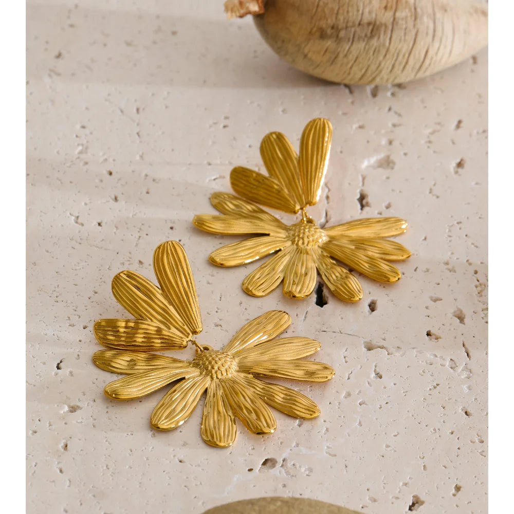Flower Earrings — Gold-Plated Stainless Steel · PS1213