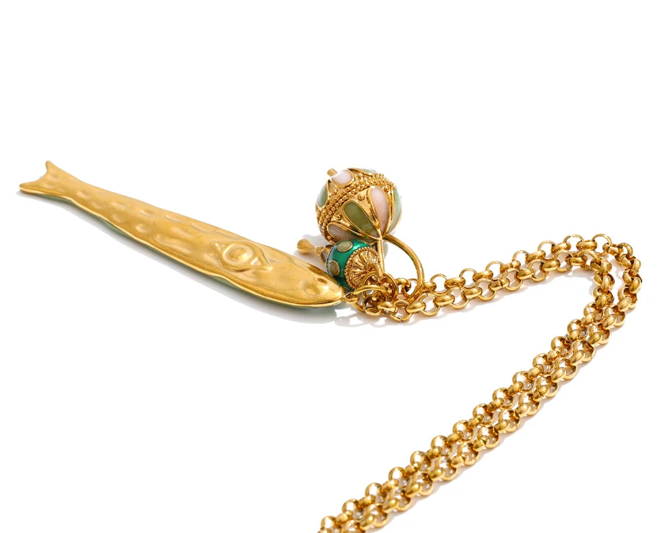 Enamel geometric chain necklace in gold-plated stainless steel with enamel.