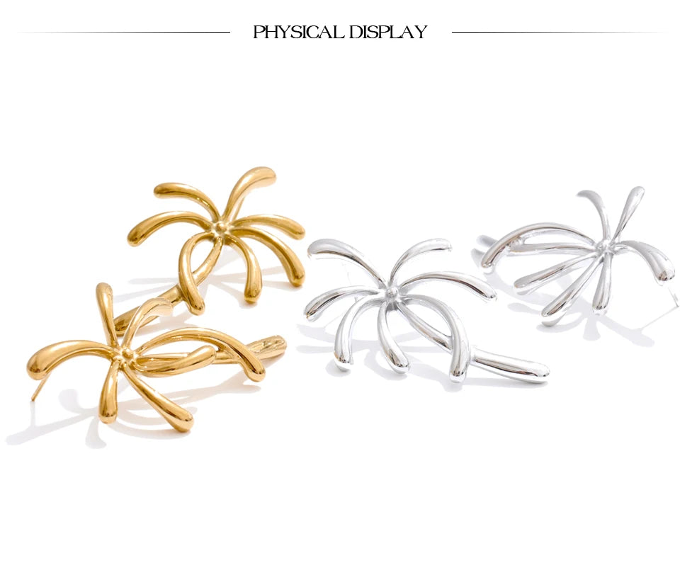 Geometric earrings in gold-plated stainless steel.