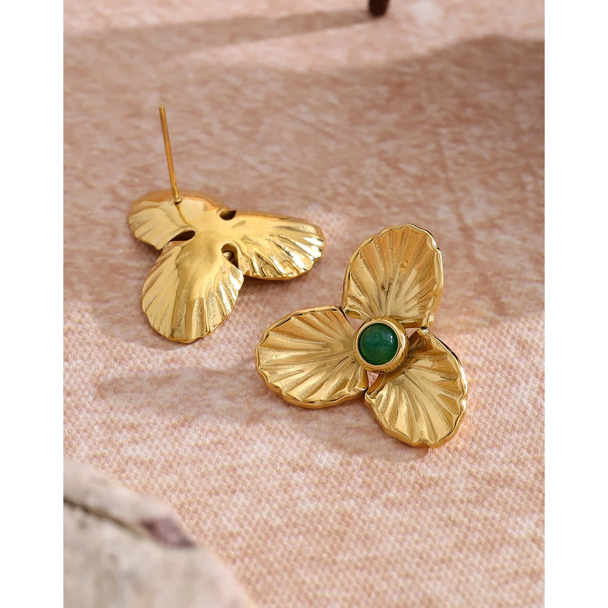 Stud Earrings Floral Vintage Natural Stone — 316L Stainless Steel · PS383