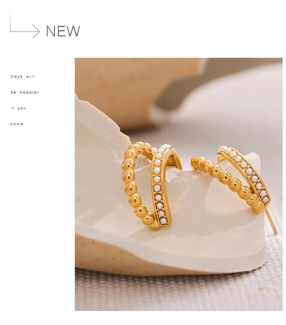 Pearl vintage geometric earrings in 18K gold-plated stainless steel with pearl.