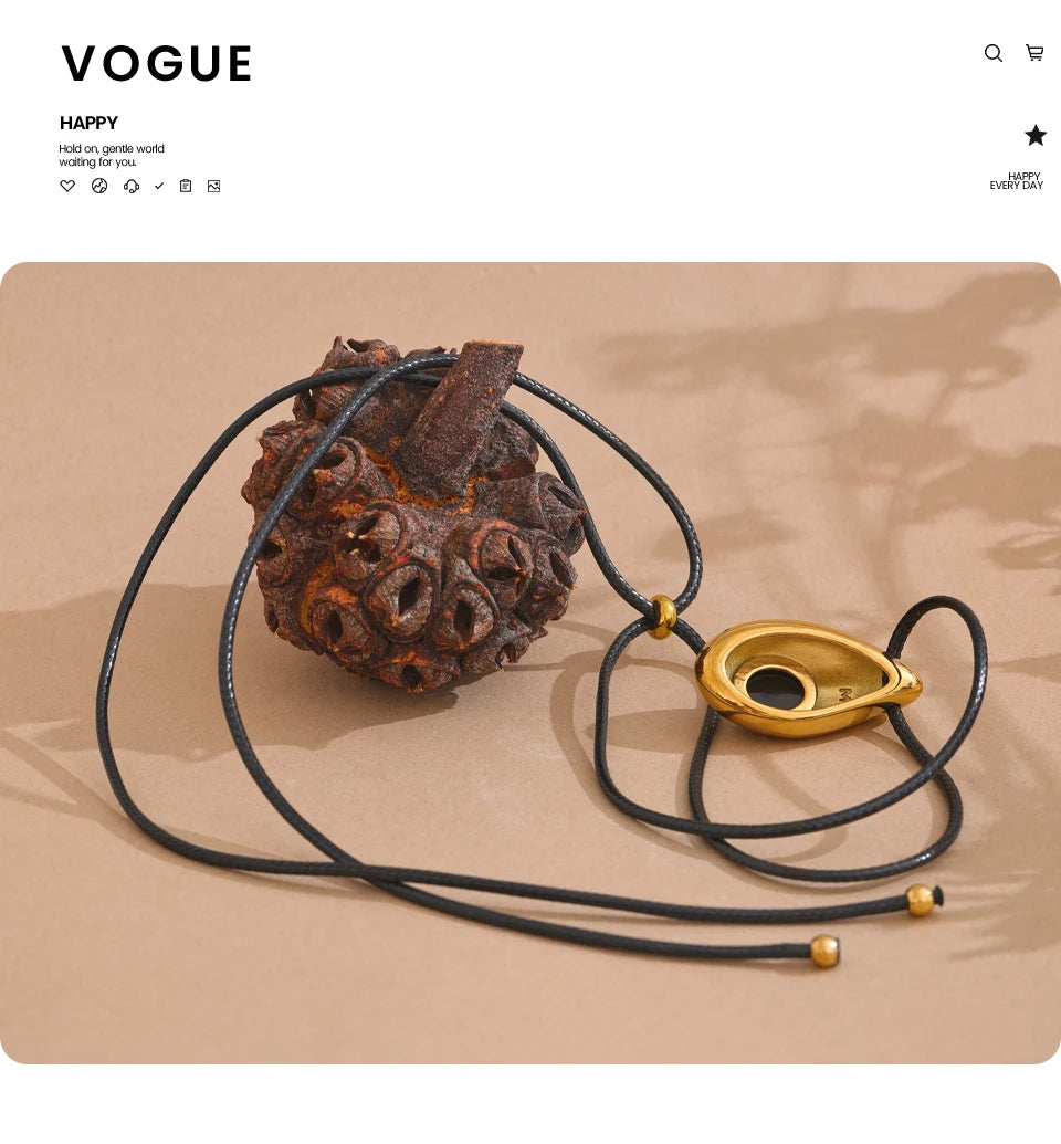 Natural stone geometric necklace in gold-plated stainless steel with natural stone.
