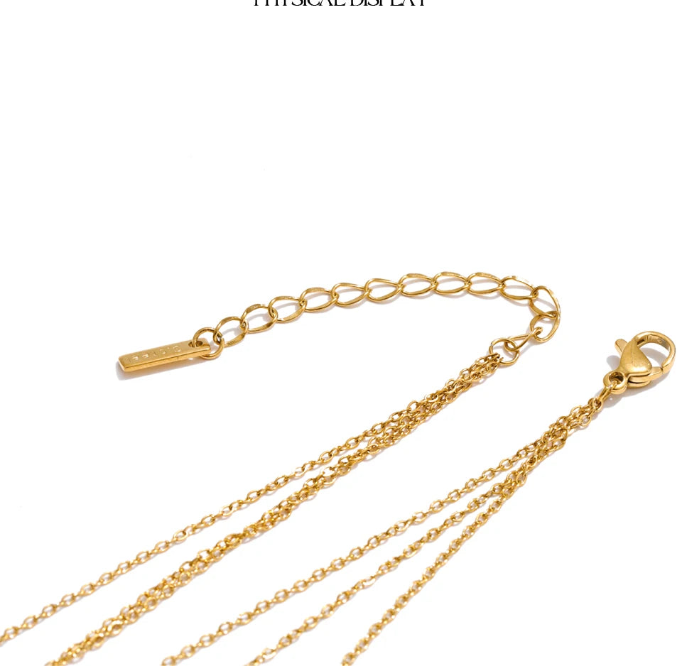 Natural stone heart chain necklace in gold-plated stainless steel with natural stone.