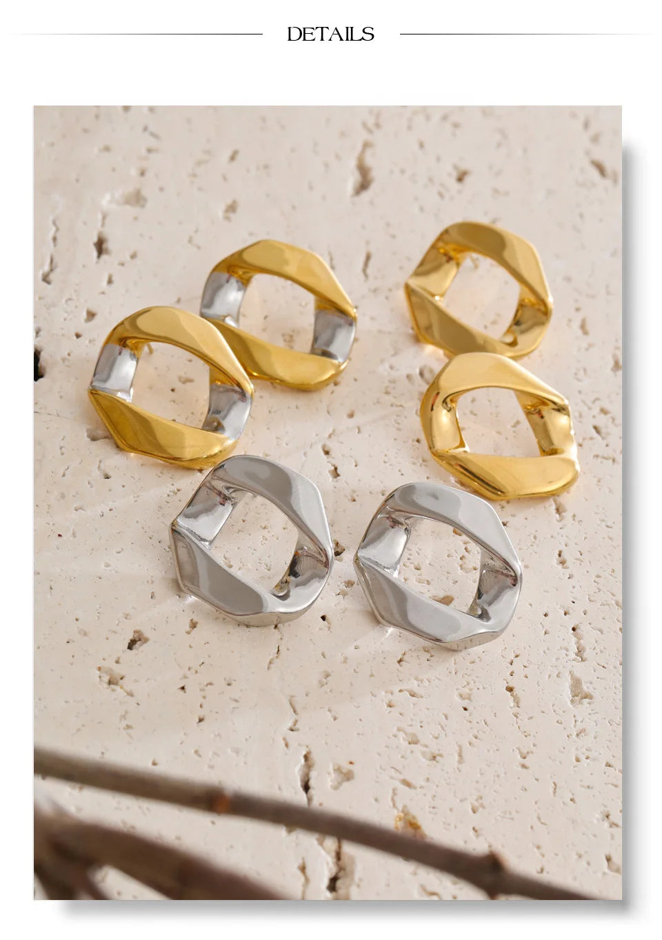 Geometric earrings in gold-plated stainless steel.
