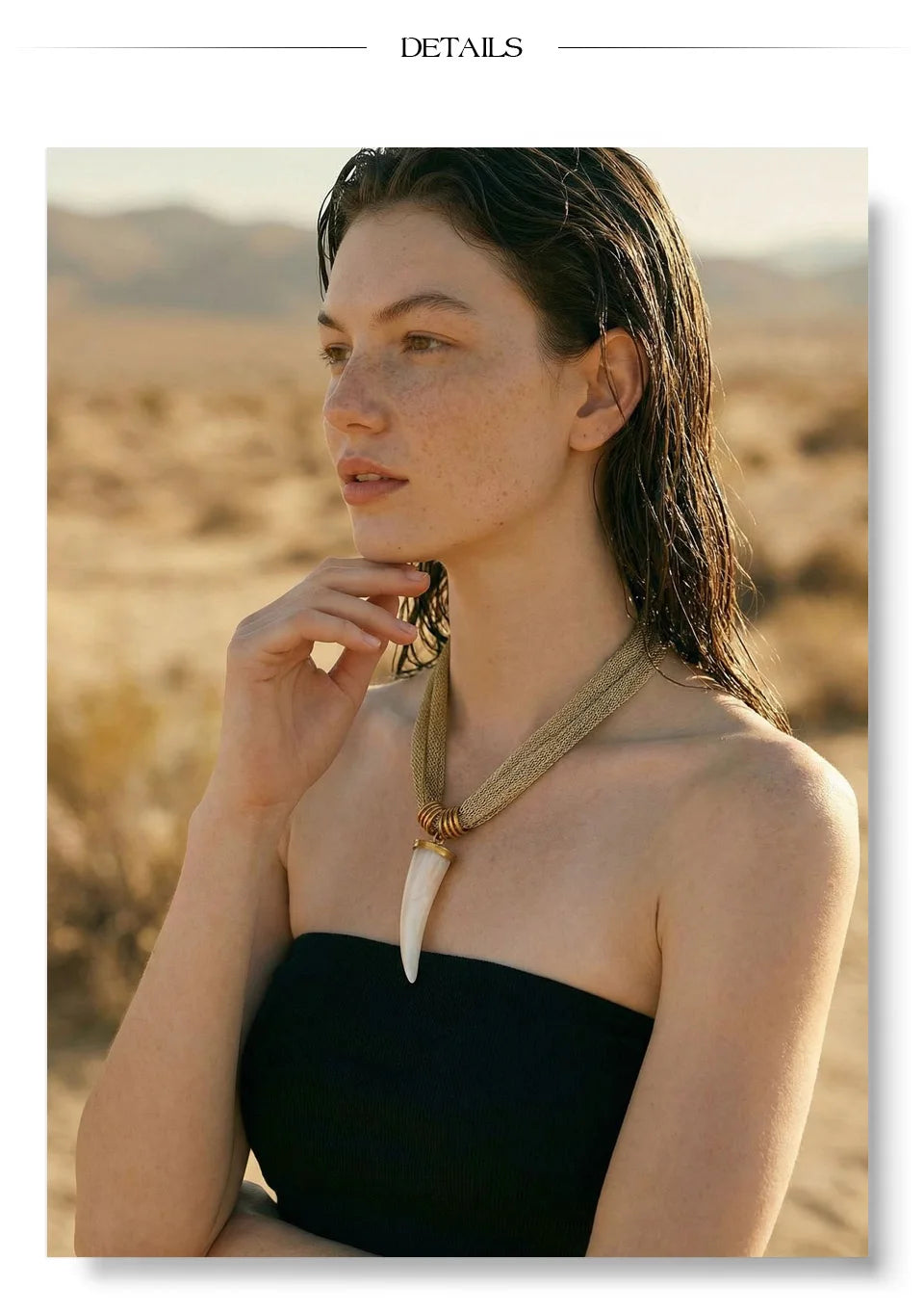 Resin geometric chain necklace in gold-plated stainless steel with resin.
