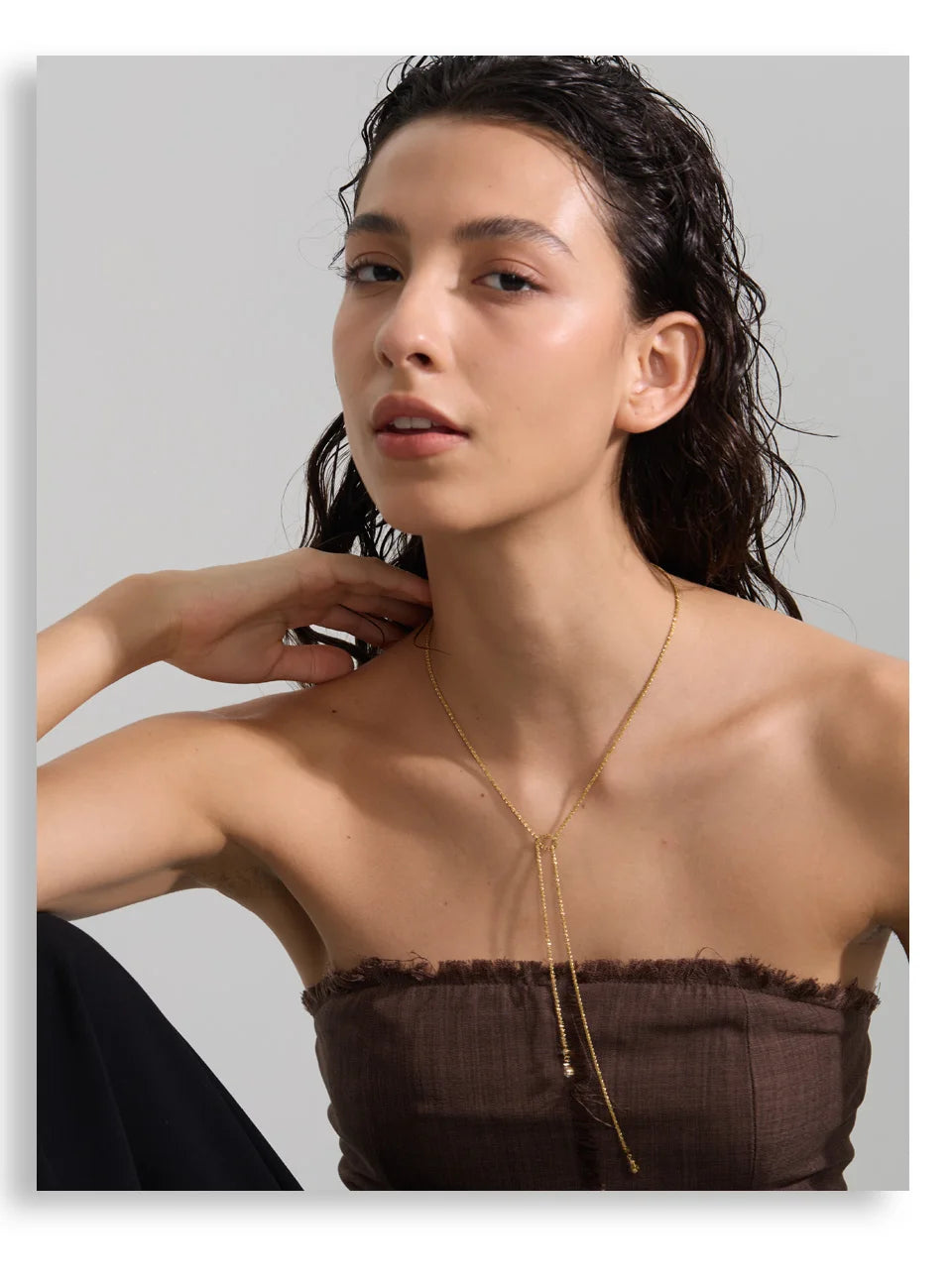 Cubic zirconia geometric chain necklace in gold-plated stainless steel with cubic zirconia.