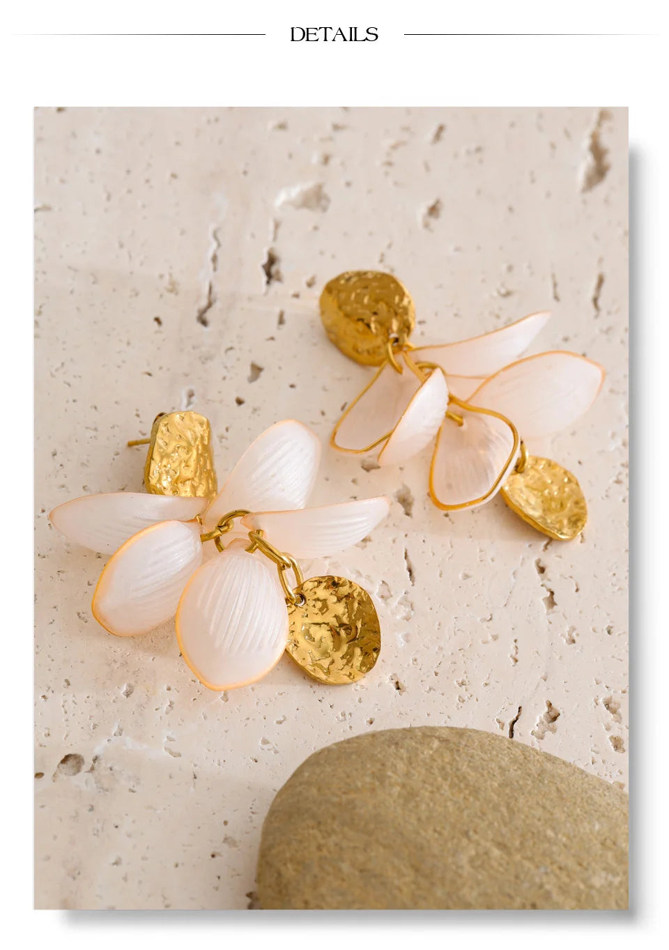 Resin acrylic flower earrings in gold-plated stainless steel with resin and acrylic.