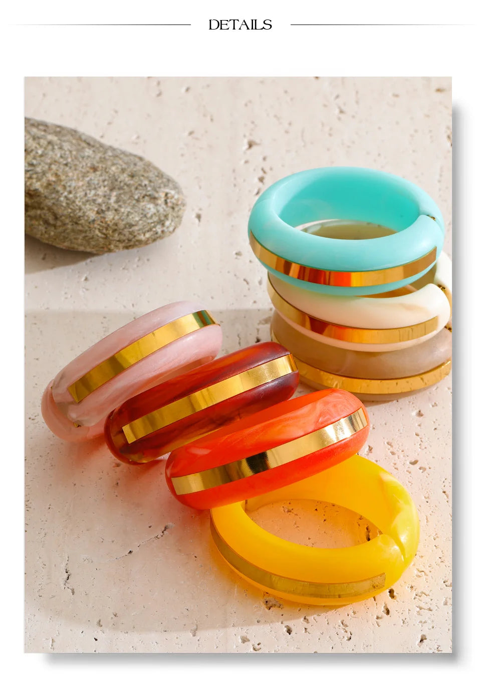 Resin acrylic geometric bracelet in gold-plated stainless steel with resin and acrylic.