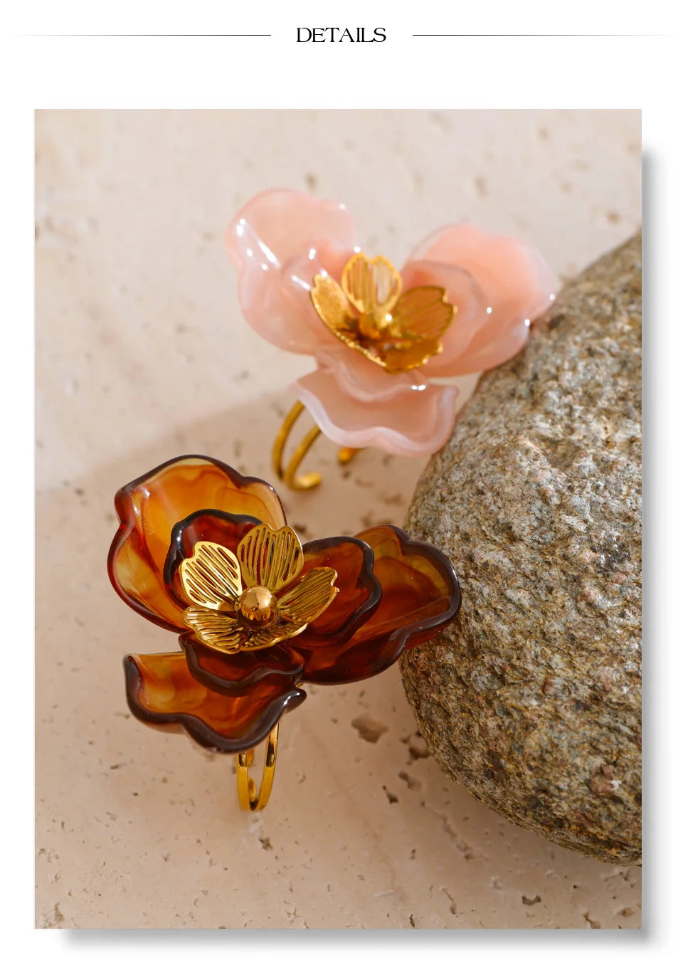 Resin flower ring in 18K gold-plated stainless steel with resin.