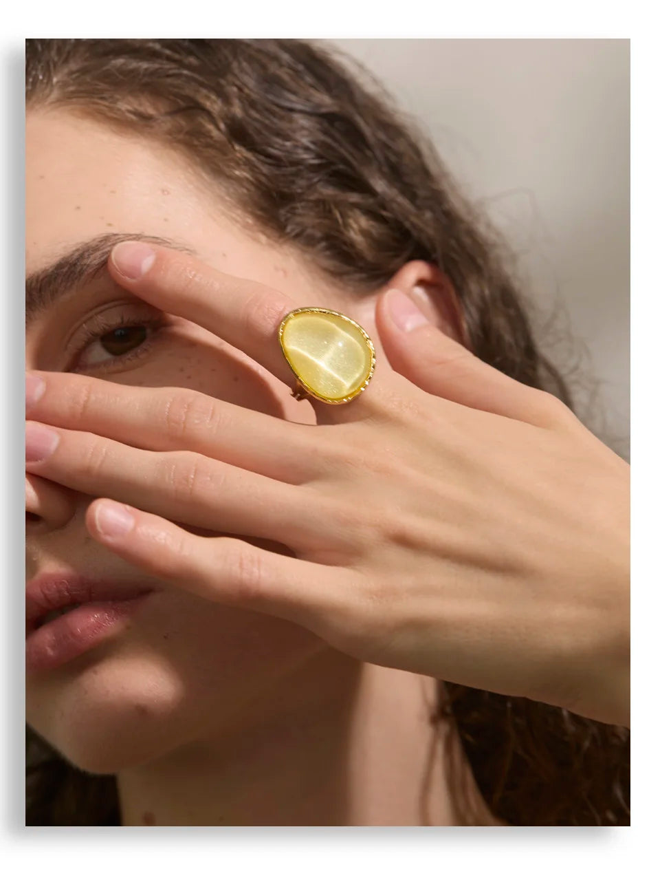 White resin multi-color ring in 18K gold-plated stainless steel with resin.