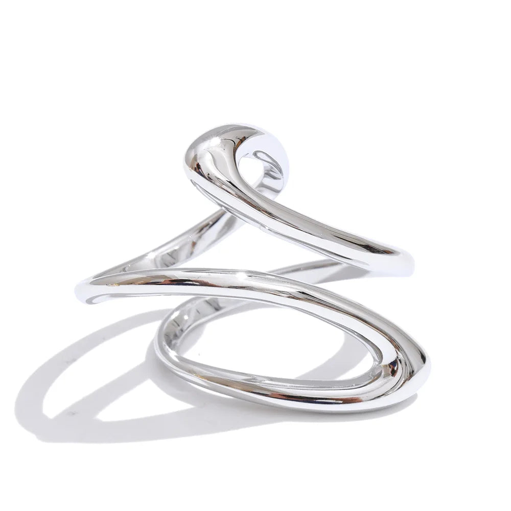 Minimalist geometric ring in gold-plated stainless steel.