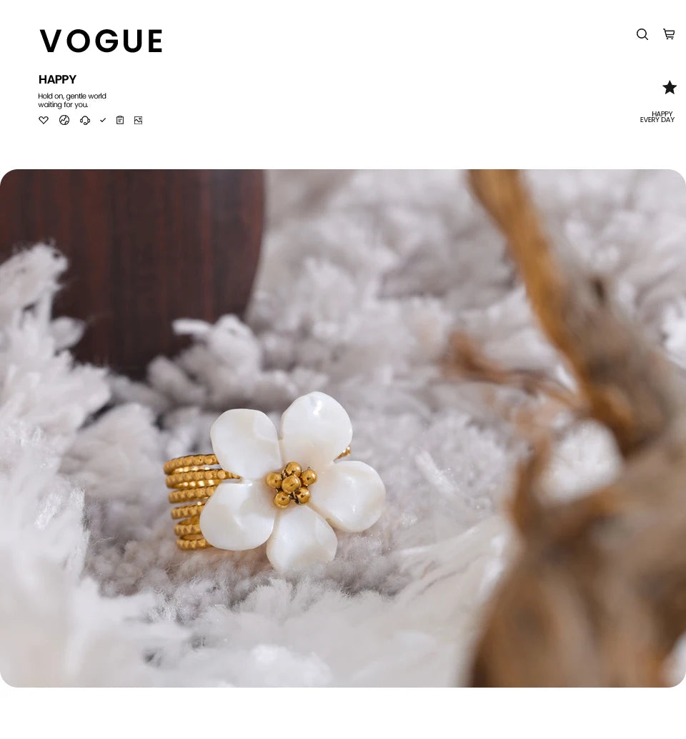 Shell flower ring in 18K gold-plated stainless steel with shell.