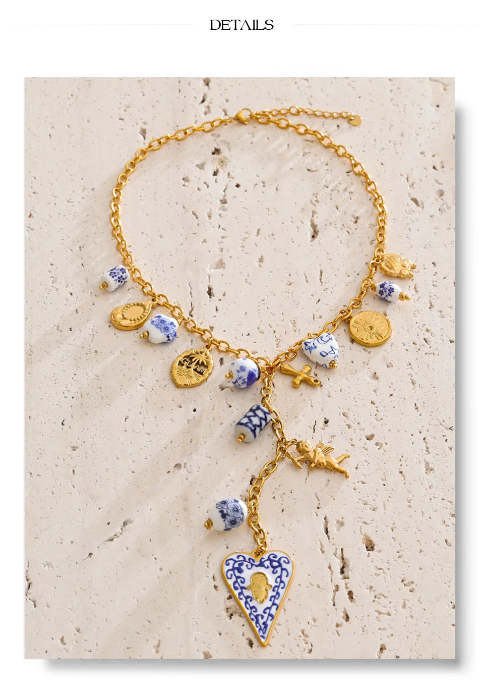 Heart flower necklace in gold-plated stainless steel.