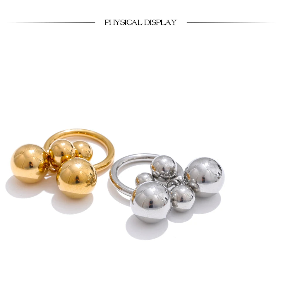 Beaded geometric ring in 18K gold-plated stainless steel.