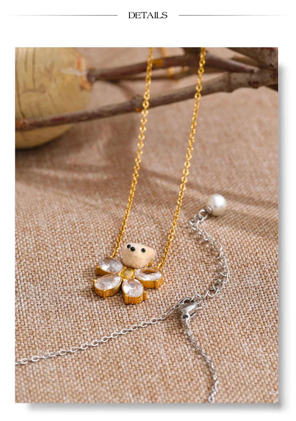 Cubic zirconia flower necklace in gold-plated stainless steel with cubic zirconia.