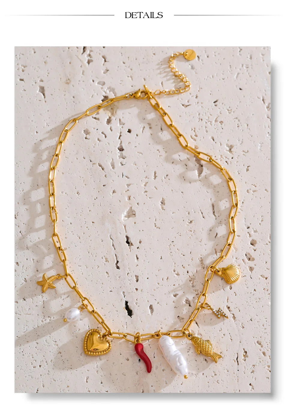 Pearl shell flower necklace in gold-plated stainless steel with pearl and shell.