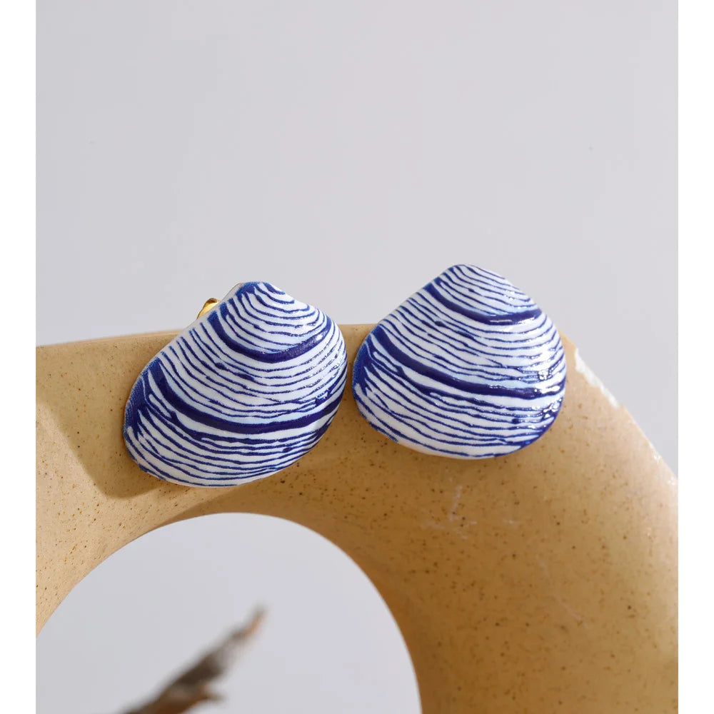 Shell enamel geometric earrings in gold-plated stainless steel with shell and enamel.