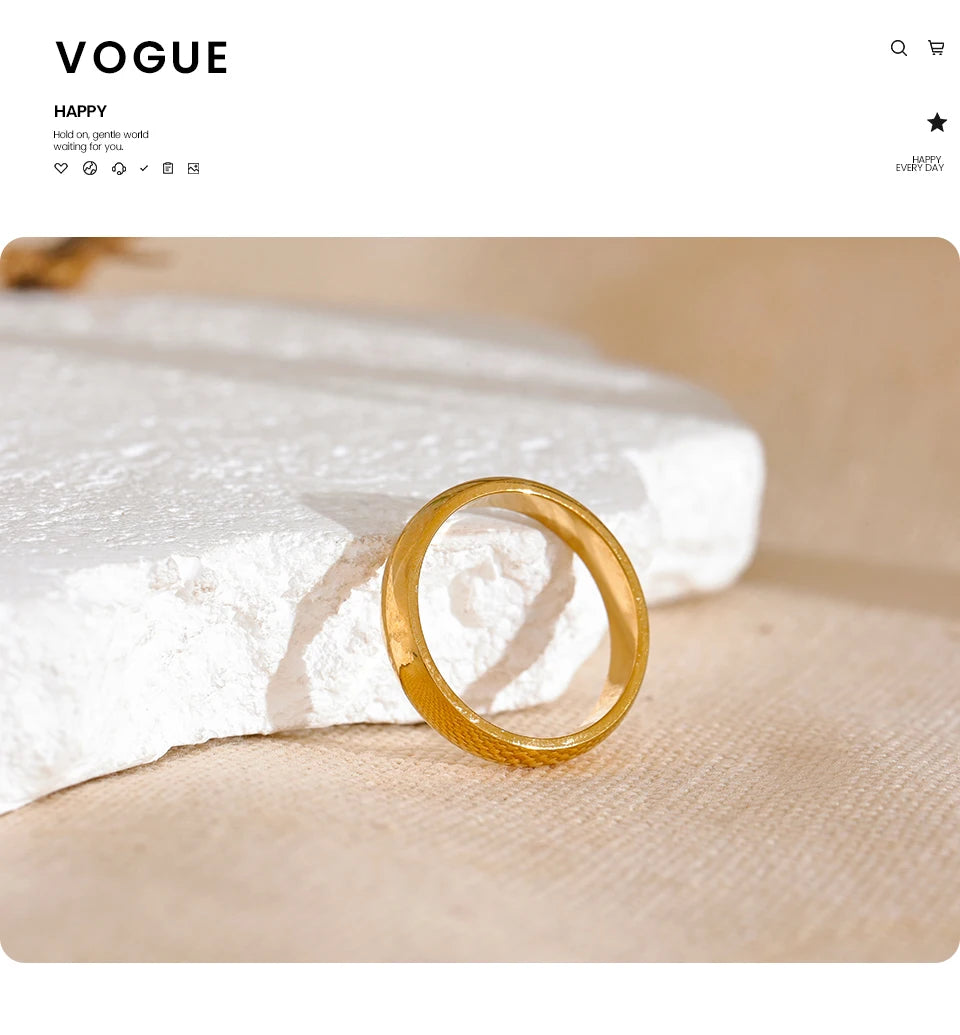 Geometric ring in 18K gold-plated stainless steel.