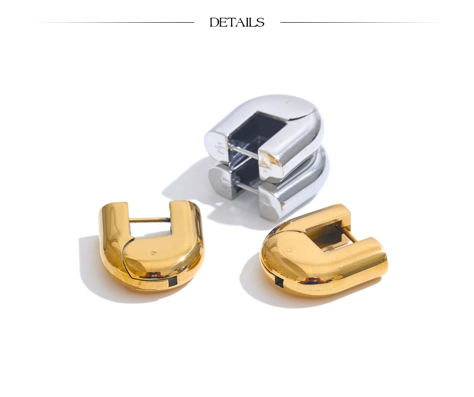 Geometric earrings in gold-plated 316L stainless steel.