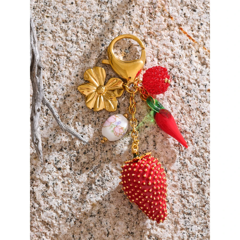 Red resin enamel necklace in gold-plated stainless steel with resin and enamel.