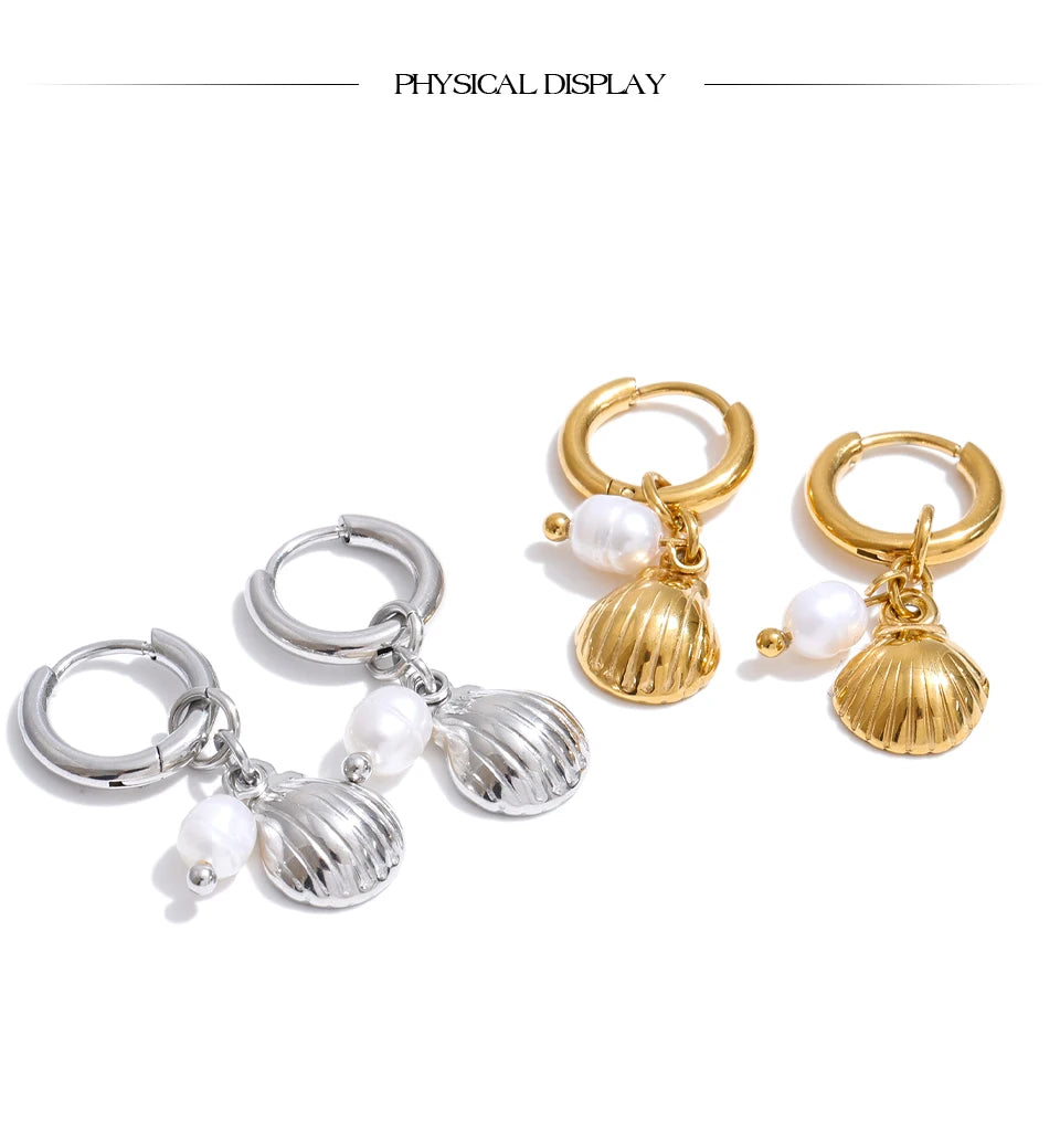 Freshwater pearl shell geometric earrings in gold-plated stainless steel with freshwater pearl and shell.