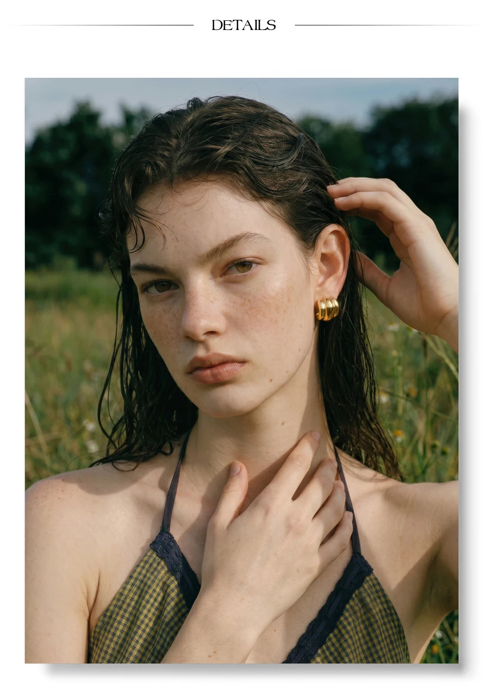 Geometric earrings in gold-plated stainless steel.