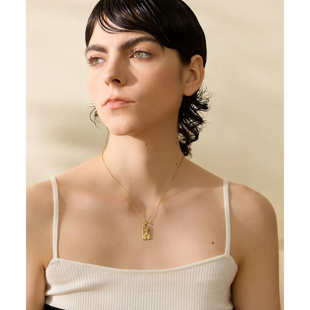 Geometric necklace in gold-plated stainless steel.
