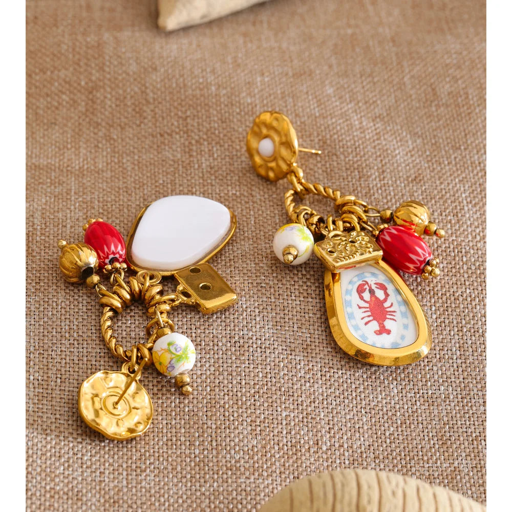 Geometric earrings in gold-plated stainless steel.