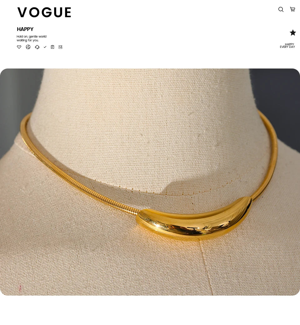 Geometric chain necklace in gold-plated stainless steel.