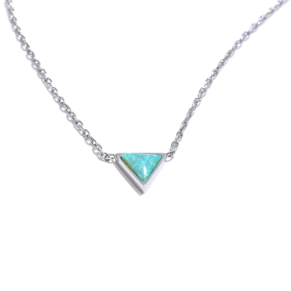 Natural stone geometric necklace in gold-plated stainless steel with natural stone.