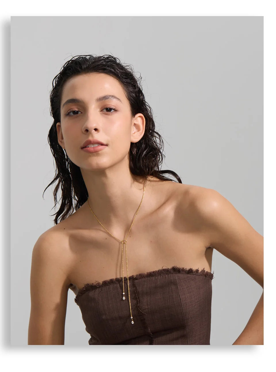 Cubic zirconia geometric chain necklace in gold-plated stainless steel with cubic zirconia.