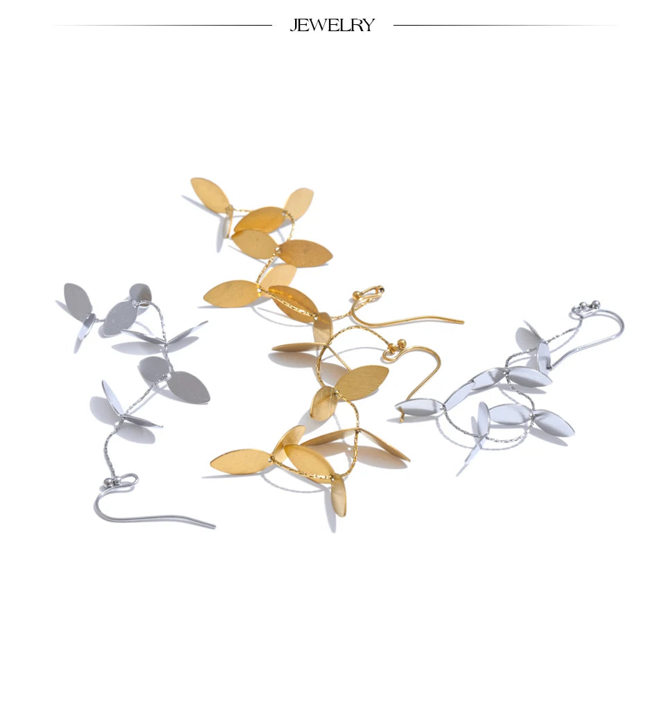 Vintage geometric earrings in gold-plated stainless steel.
