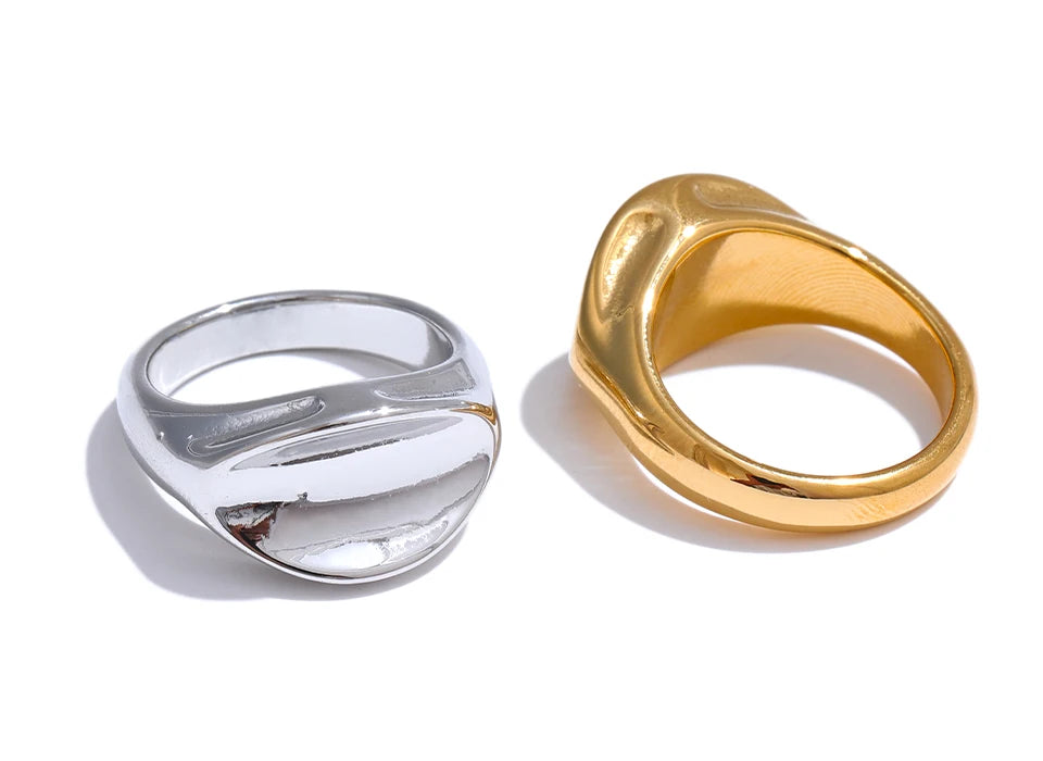 Geometric ring in gold-plated stainless steel.