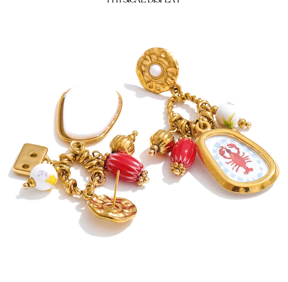Geometric earrings in gold-plated stainless steel.