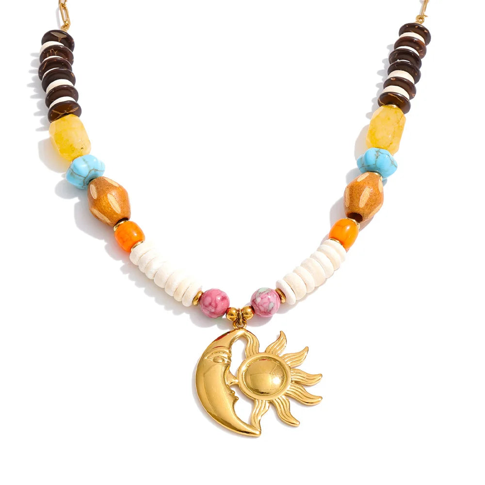 Resin natural stone moon necklace in gold-plated stainless steel with natural stone and resin.