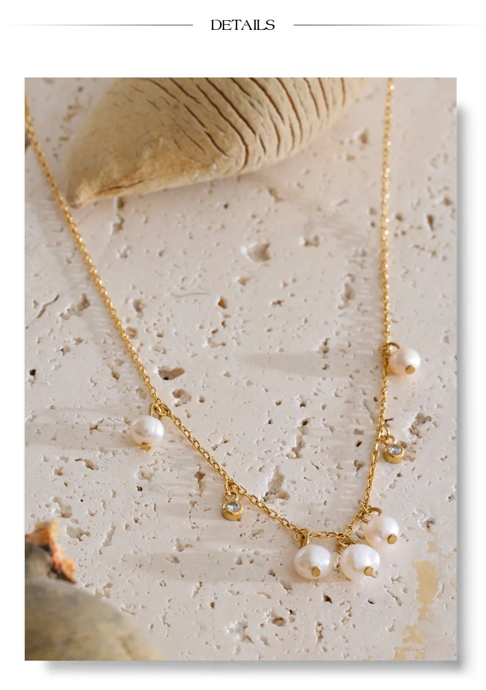 Cubic zirconia freshwater pearl geometric necklace in gold-plated stainless steel with freshwater pearl and cubic zirconia.