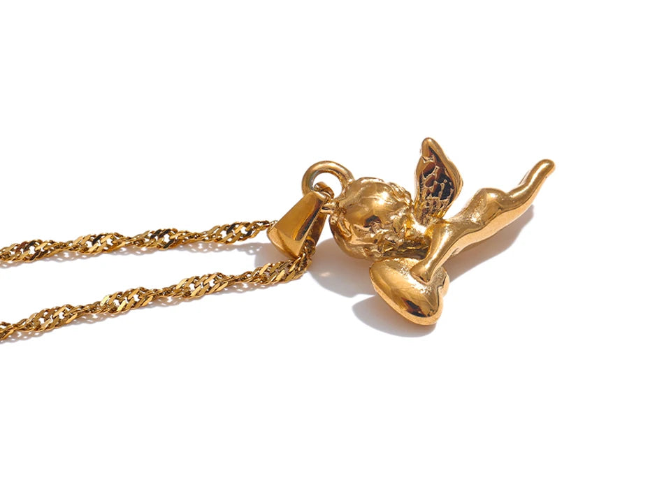 Heart geometric necklace in gold-plated stainless steel.