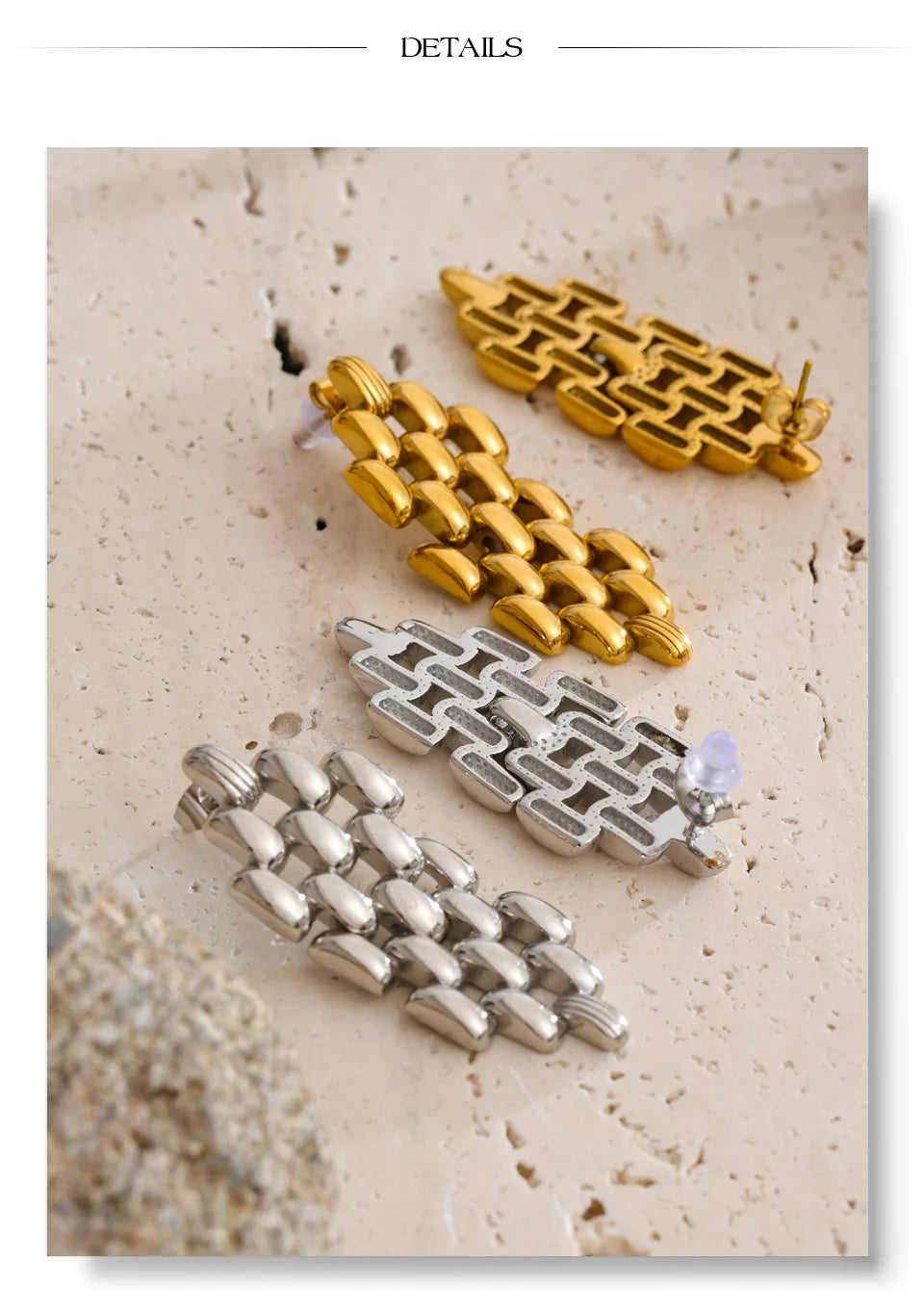 Geometric earrings in gold-plated stainless steel.