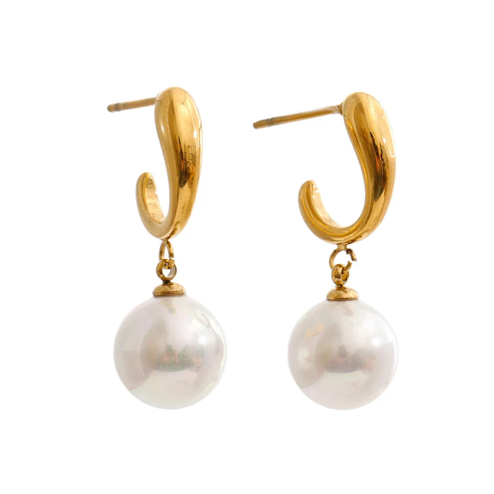 Pearl geometric earrings in gold-plated stainless steel with pearl.