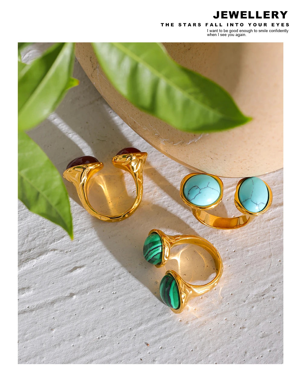 Red natural stone vintage ring in 18K gold-plated stainless steel with natural stone.
