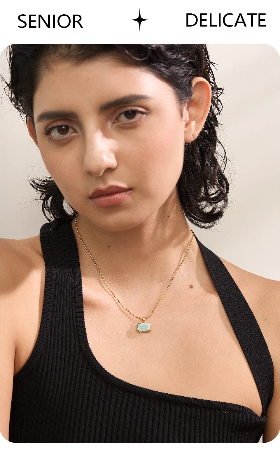 Natural stone geometric necklace in gold-plated stainless steel with natural stone.