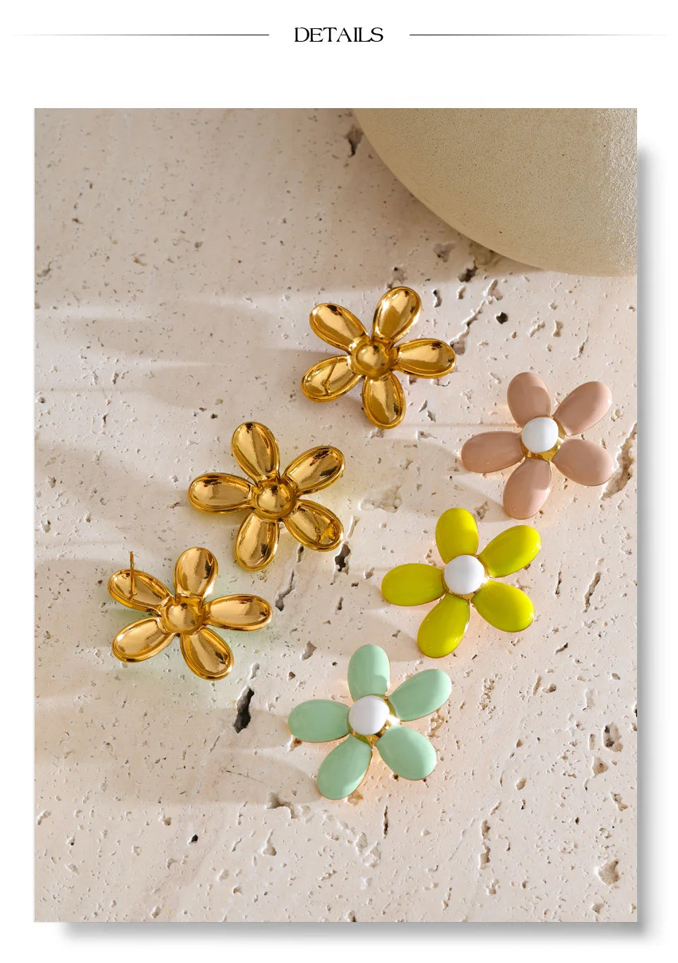Green enamel flower earrings in gold-plated stainless steel with enamel.