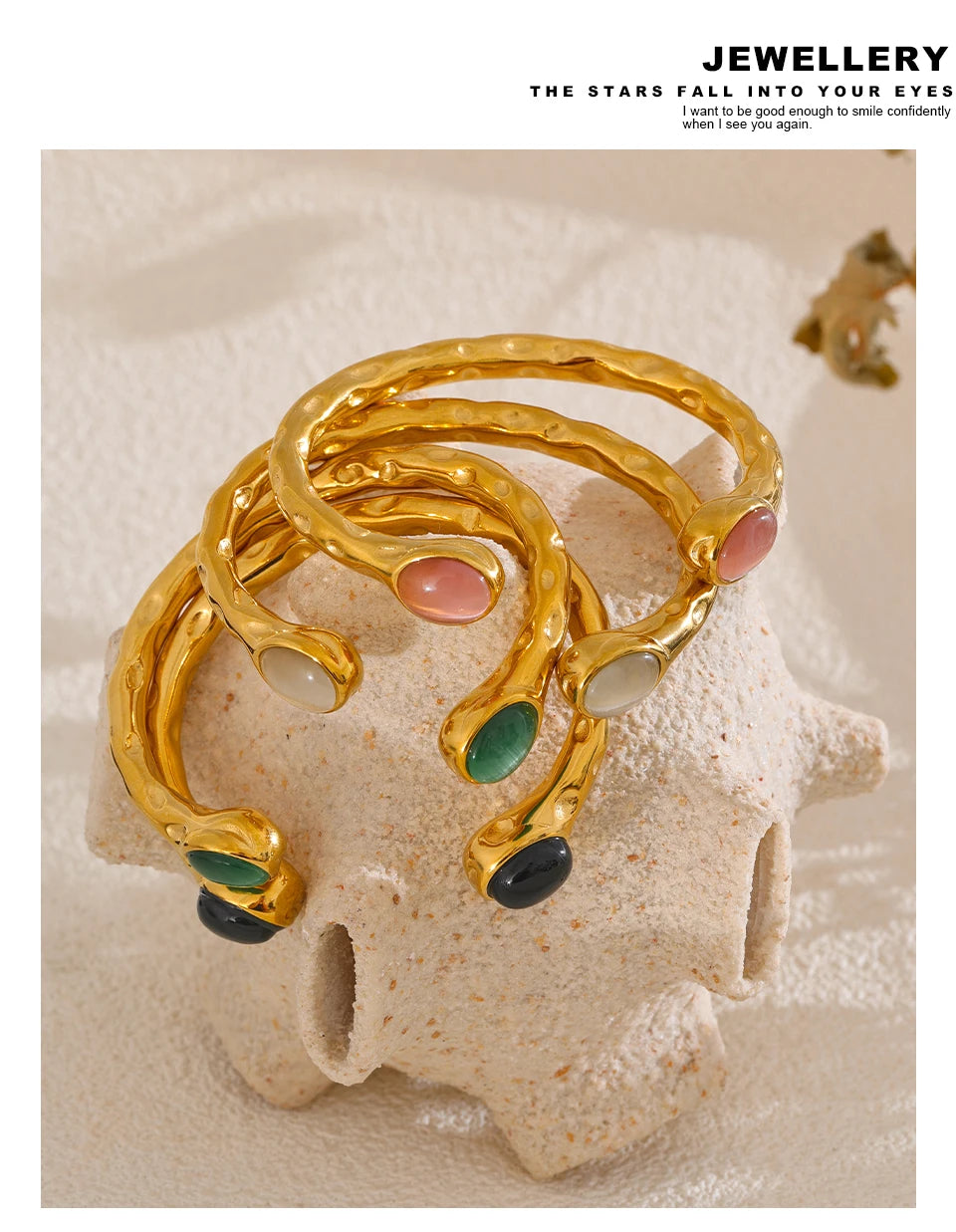 Natural stone geometric bracelet in gold-plated stainless steel with natural stone.
