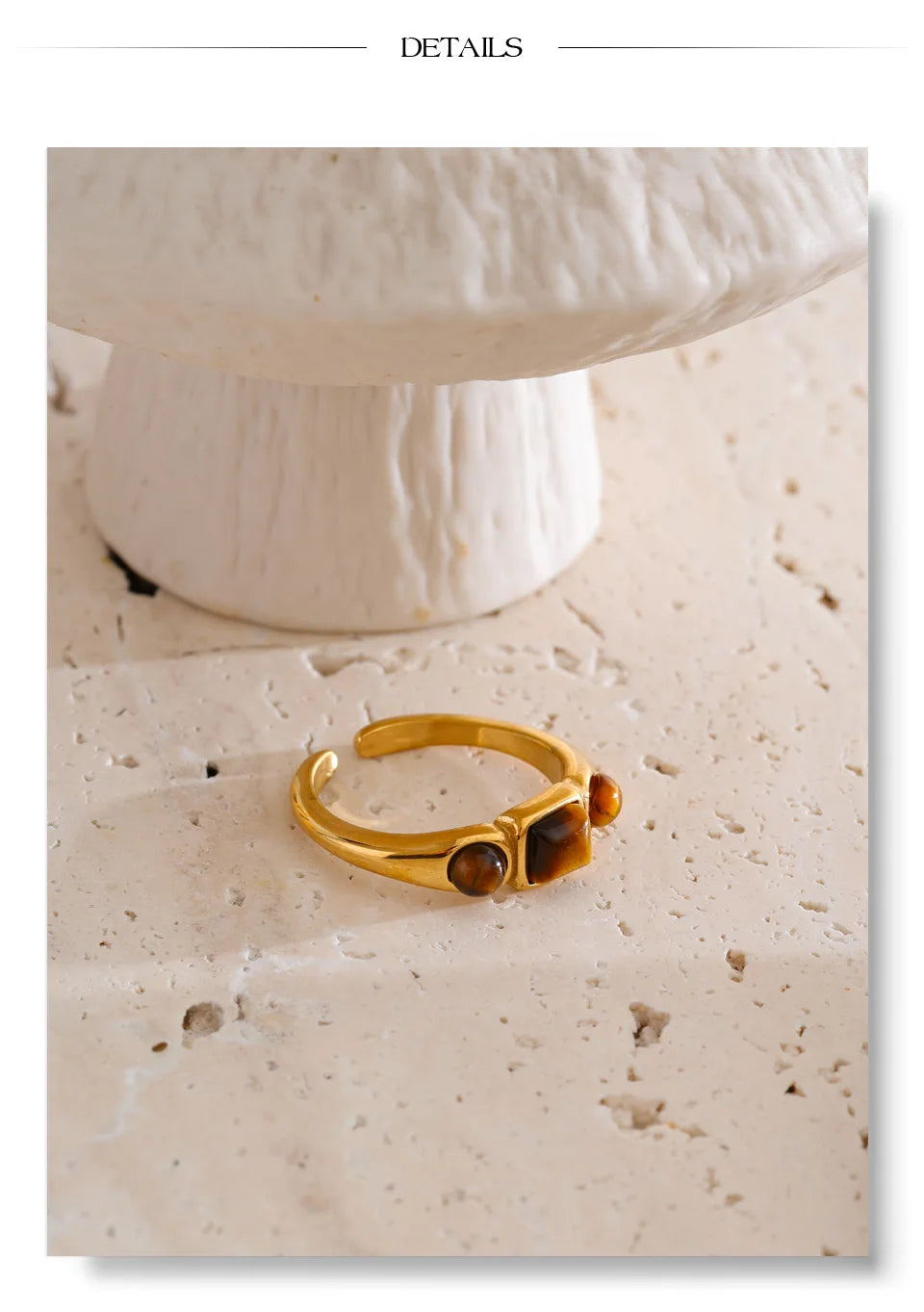 Natural stone geometric ring in 18K gold-plated stainless steel with natural stone.