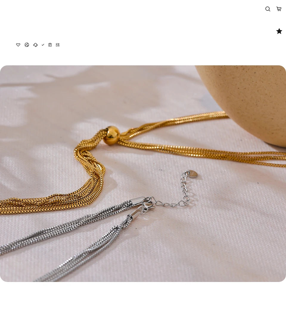 Geometric chain necklace in gold-plated stainless steel.